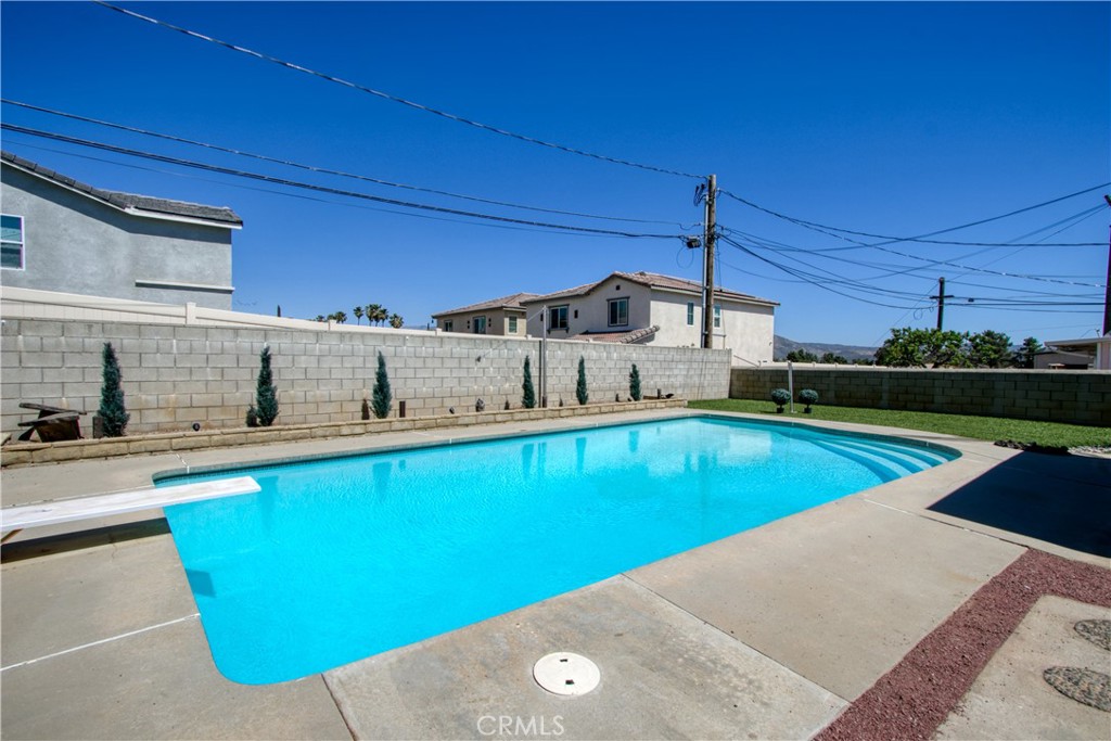 1034 Thompson Avenue Banning, CA 92220 - Photo 15 of 24 a view of a kitchen with a sink and dishwasher