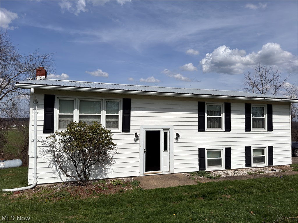 60945 Sandy Ridge Road Barnesville, OH 43713 - Photo 6 of 26