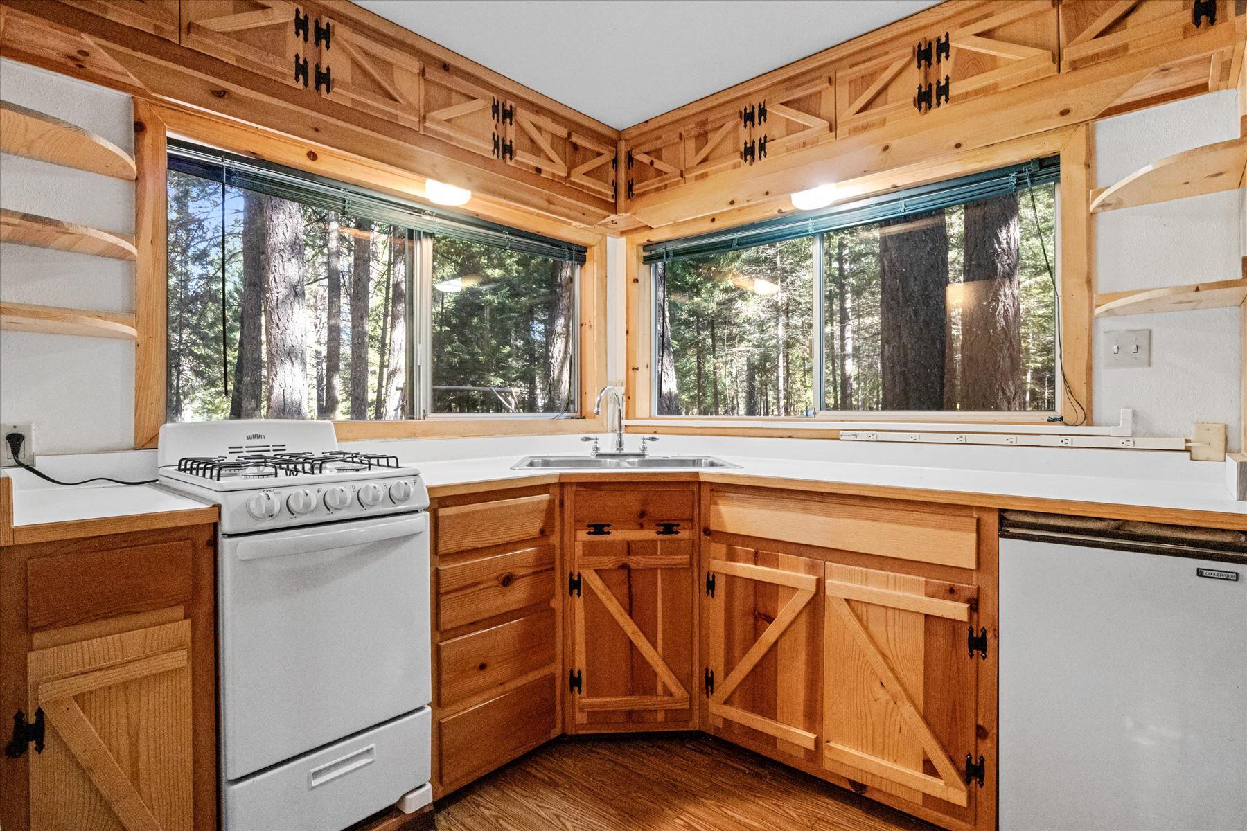 4455 Dick George Road Cave Junction, OR 97523 - Photo 14 of 32 KITCHEN
