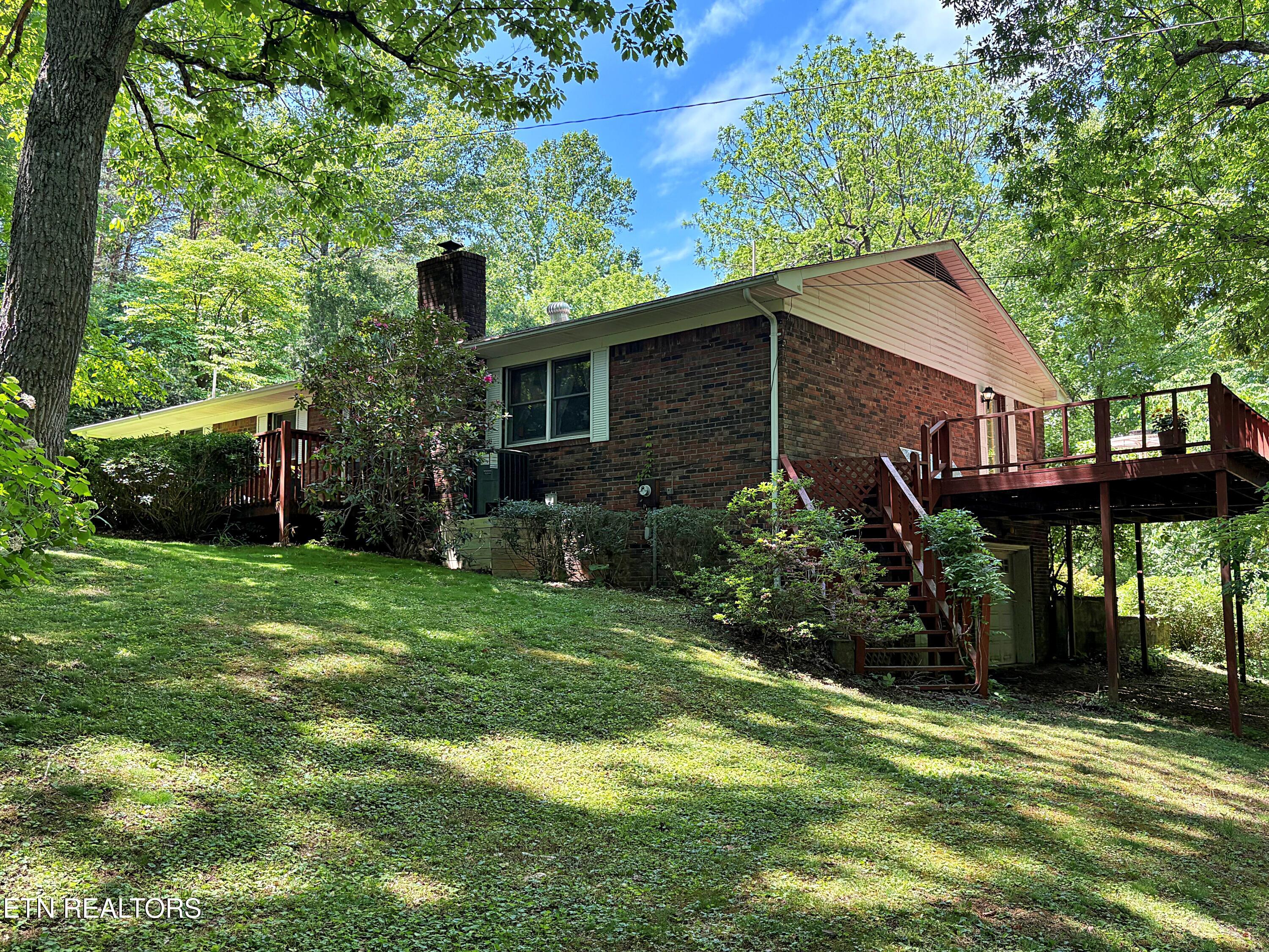 129 Jefferson Street Harrogate, TN 37752 - Photo 19 of 51 IMG_3410