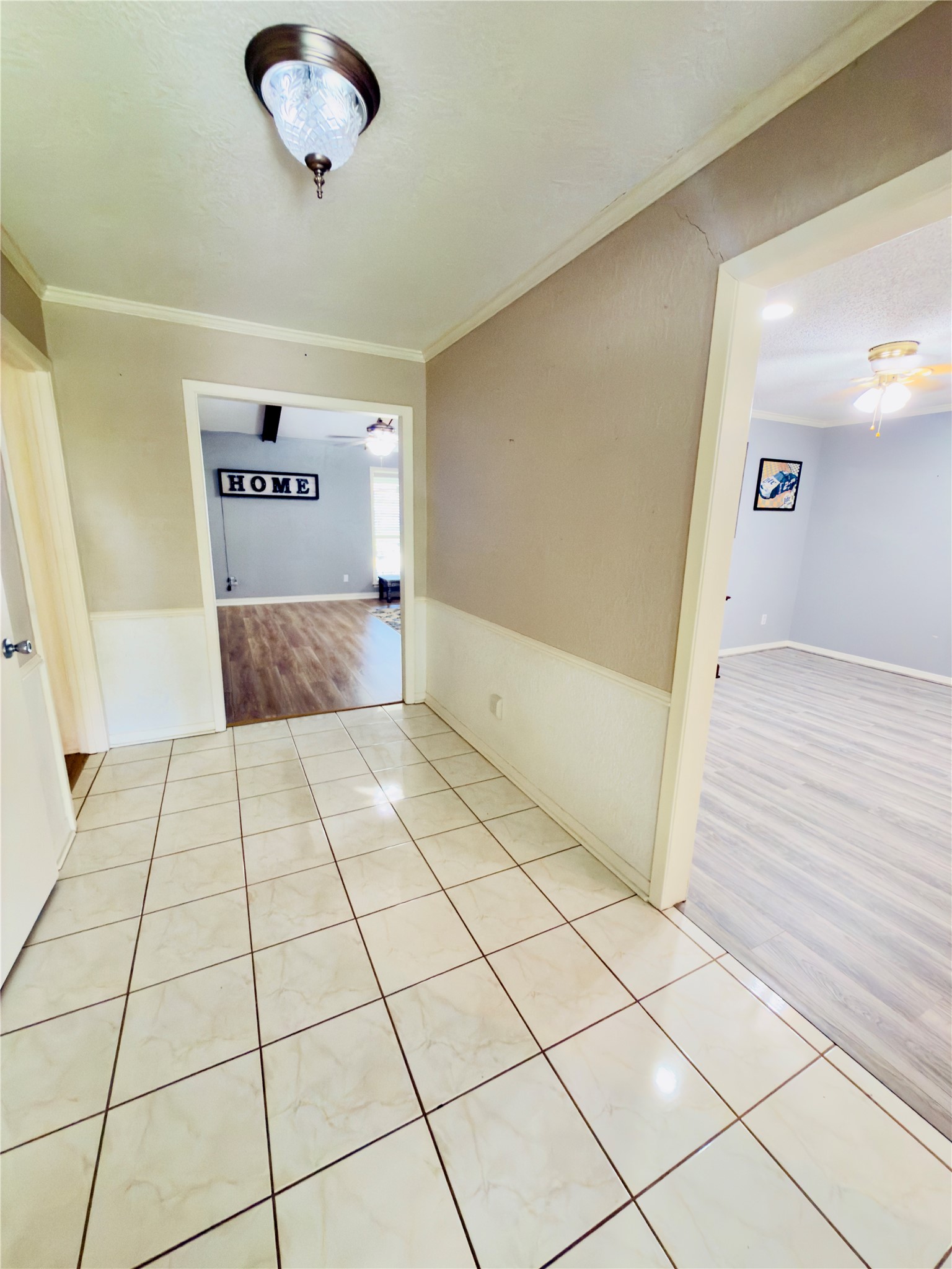 4804 Country Club View Baytown, TX 77521 - Photo 8 of 38 Entry