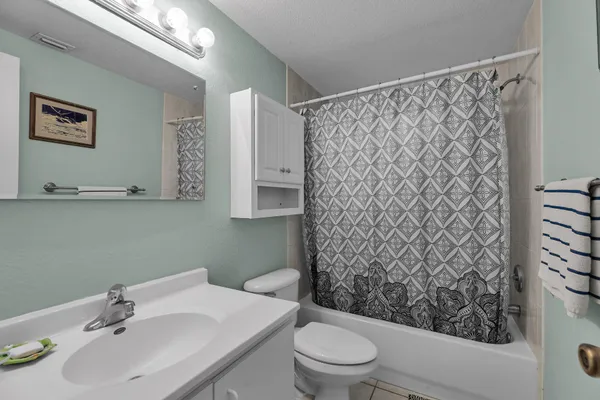 $819,000 | 235 Buttonwood Shores Drive, Key Largo, FL 33037
