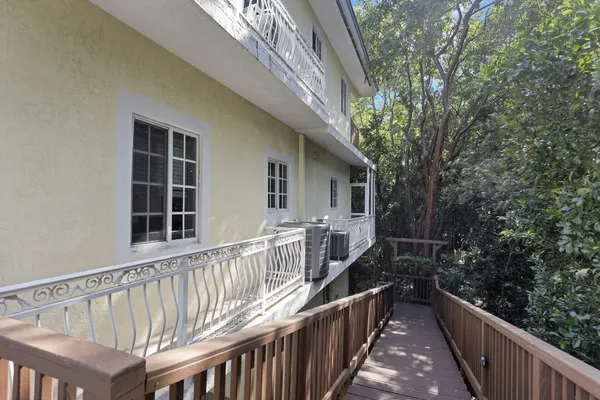 $819,000 | 235 Buttonwood Shores Drive, Key Largo, FL 33037