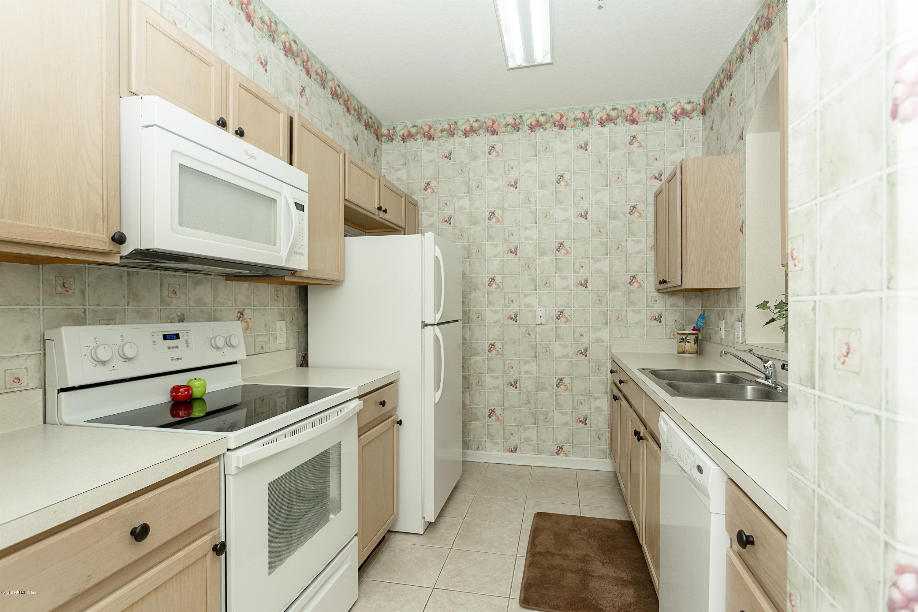 10550 Baymeadows Road, Unit 306 Jacksonville, FL 32256 - Photo 7 of 29 005_Kitchen