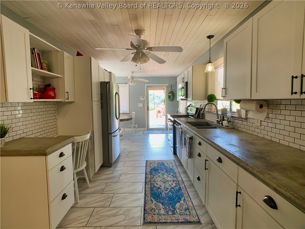5043 Elk River Road South Elkview, WV 25071 - Photo 31 of 45 Gallery Image 31