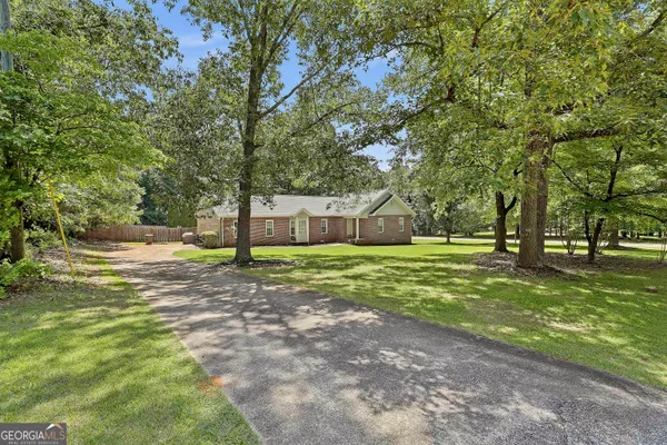 $385,000 | 215 Firethorn Lane, Fayetteville, GA 30215