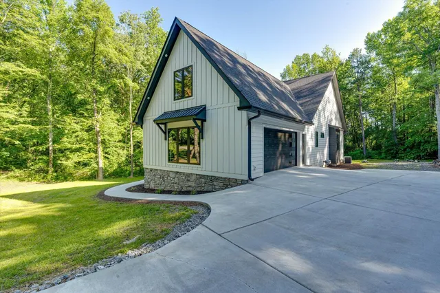 $725,000 | 505 Tanya Drive, Whitwell, TN 37397