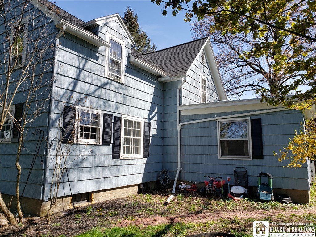 49 Berry Road Pomfret, NY 14063 - Photo 3 of 10 side