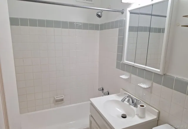 $345,000 | 825 Morrison Avenue, Unit 12F | Soundview