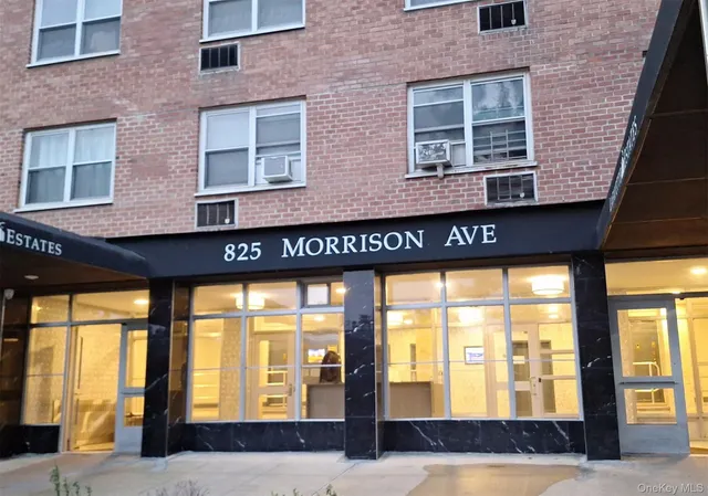$345,000 | 825 Morrison Avenue, Unit 12F | Soundview