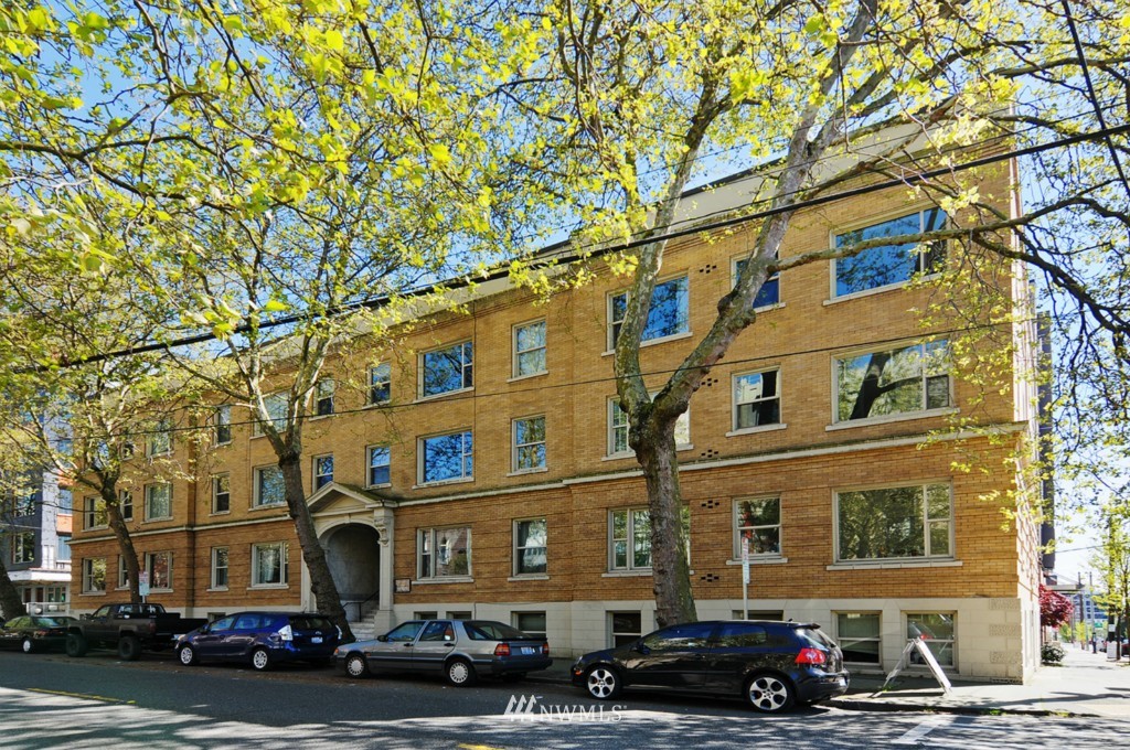 7 Harrison Street, Unit 5 Seattle, WA 98109 - Photo 1 of 16