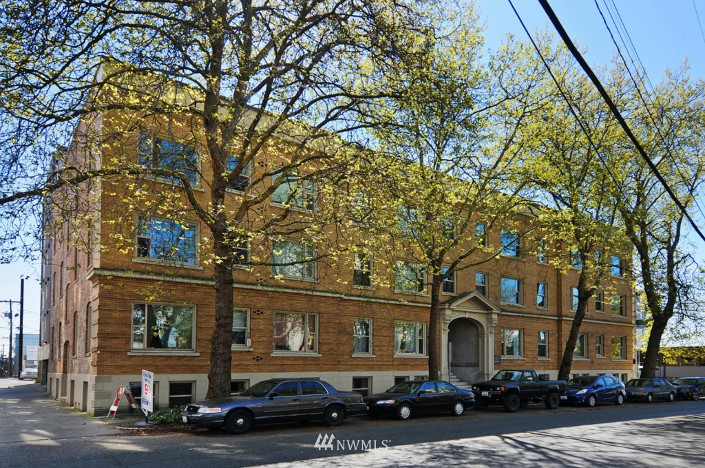 7 Harrison Street, Unit 5 Seattle, WA 98109 - Photo 2 of 16