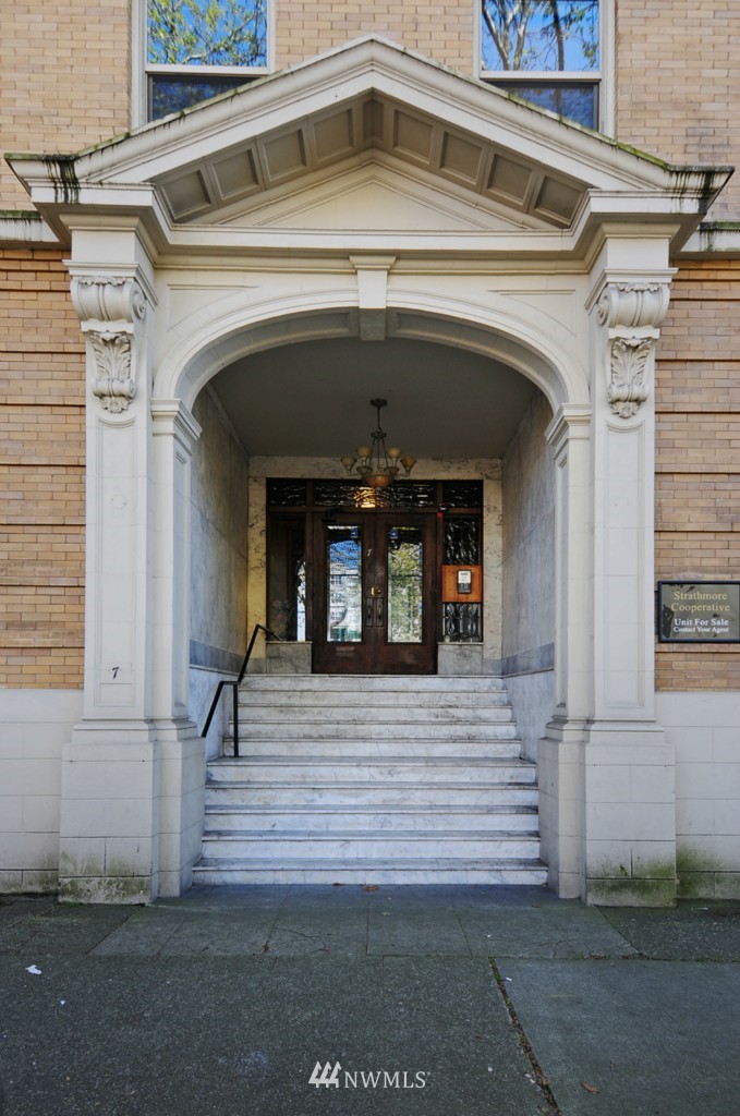 7 Harrison Street, Unit 5 Seattle, WA 98109 - Photo 3 of 16