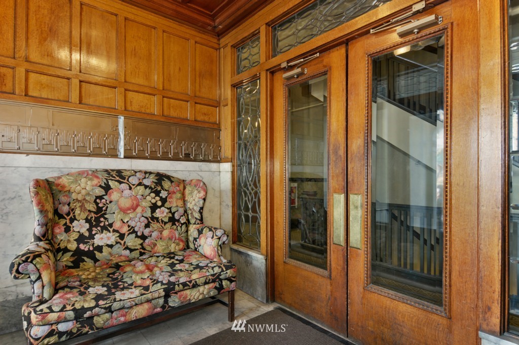 7 Harrison Street, Unit 5 Seattle, WA 98109 - Photo 4 of 16