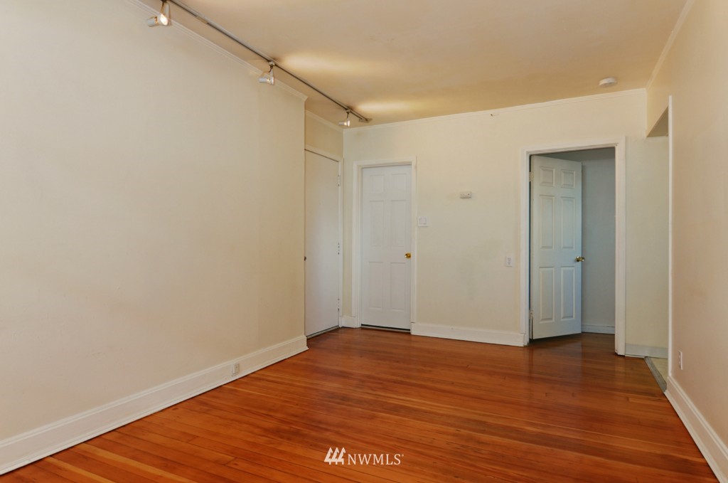 7 Harrison Street, Unit 5 Seattle, WA 98109 - Photo 8 of 16