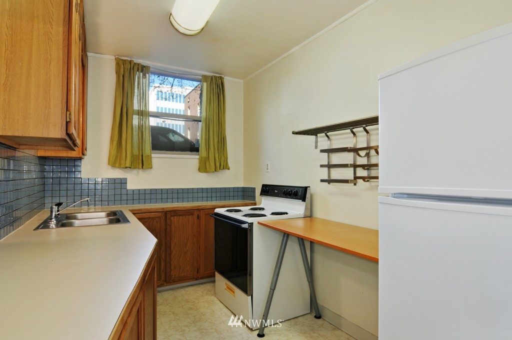 7 Harrison Street, Unit 5 Seattle, WA 98109 - Photo 10 of 16