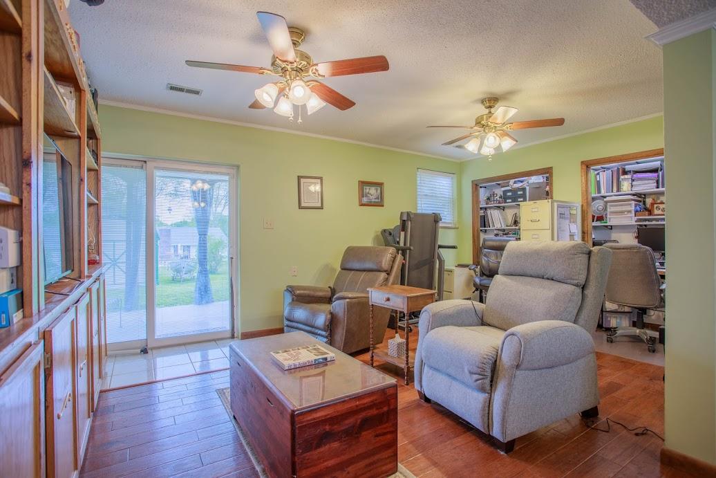 7721 Castlecomb Road Powell, TN 37849 - Photo 26 of 39 Den to patio
