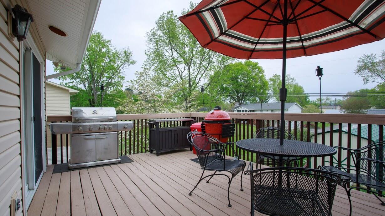 7721 Castlecomb Road Powell, TN 37849 - Photo 30 of 39 Deck off of DR