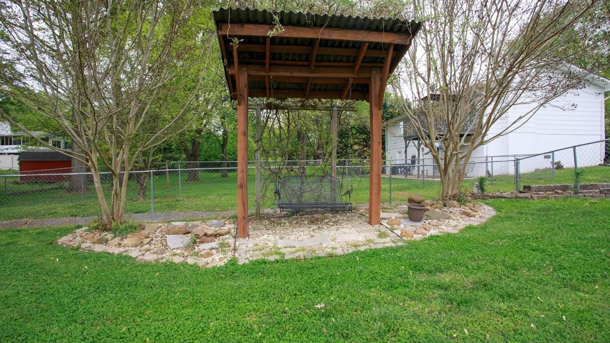 7721 Castlecomb Road Powell, TN 37849 - Photo 36 of 39 Swing stand