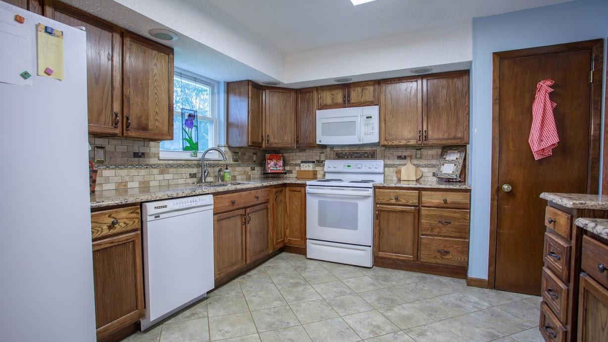 7721 Castlecomb Road Powell, TN 37849 - Photo 7 of 39 Kitchen