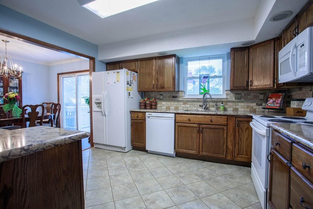 7721 Castlecomb Road Powell, TN 37849 - Photo 9 of 39 Spacious