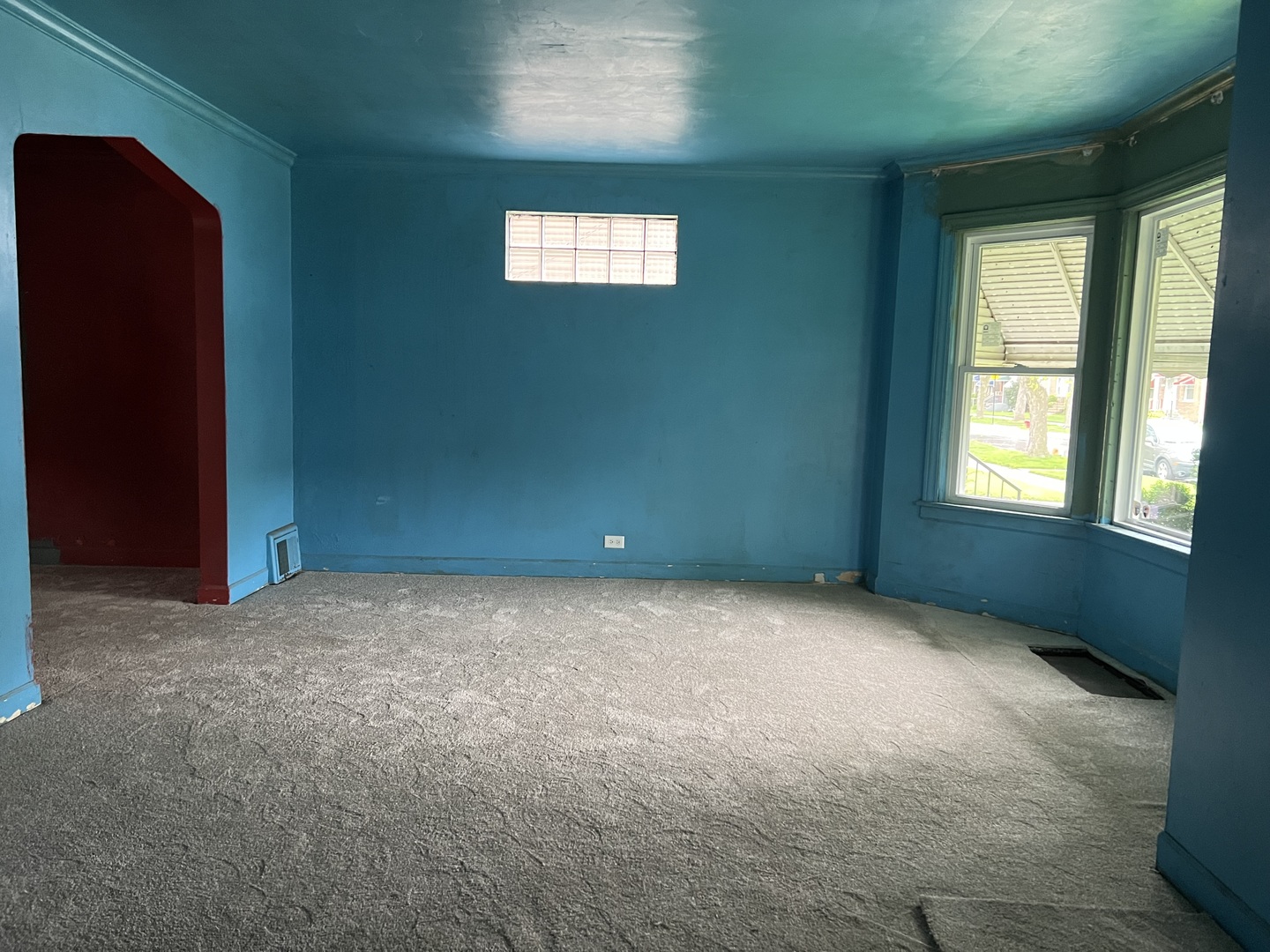 Undisclosed Address Chicago, IL 60620 - Photo 3 of 18 an empty room with windows