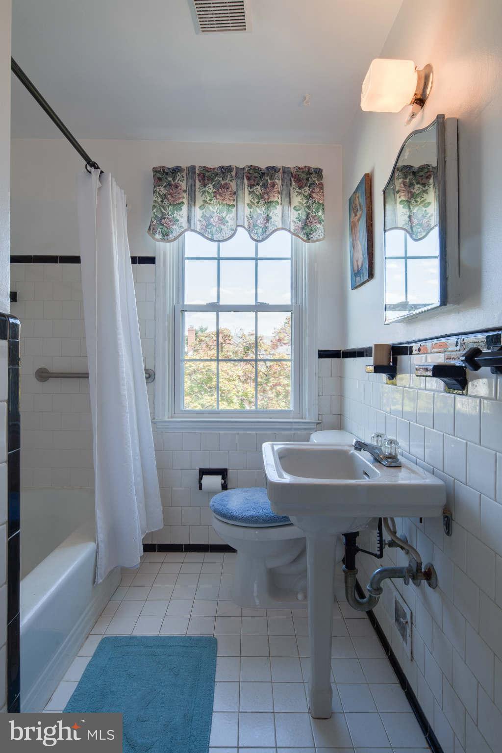 342 Greenlow Road Baltimore, MD 21228 - Photo 18 of 28 Bath (Master)