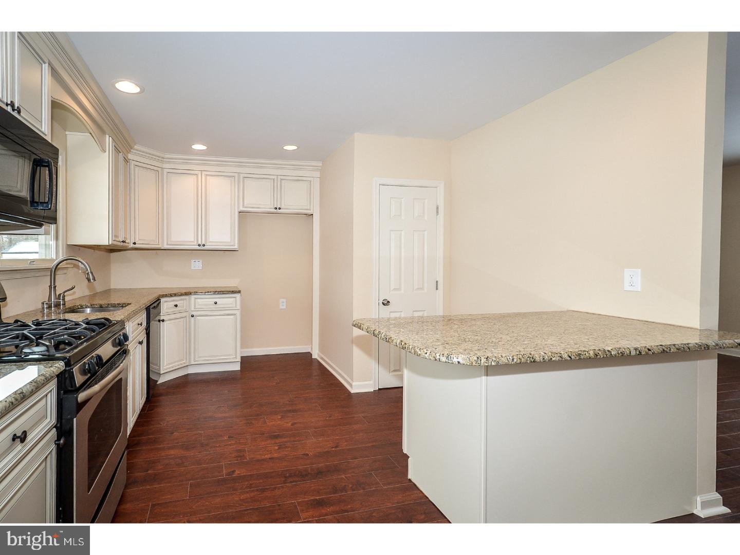 1252 Beverly Road Warminster, PA 18974 - Photo 12 of 25 Kitchen