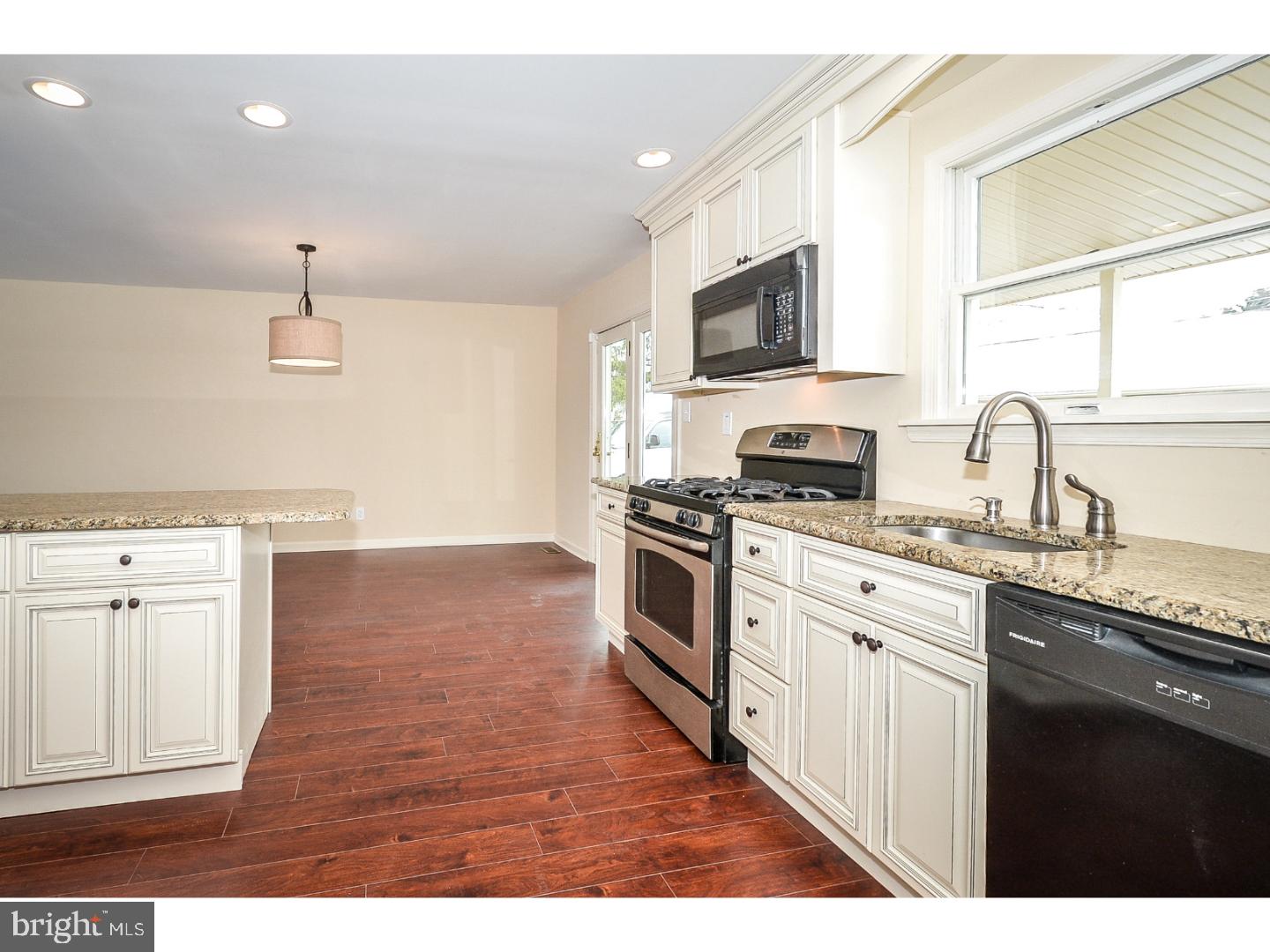 1252 Beverly Road Warminster, PA 18974 - Photo 13 of 25 Kitchen