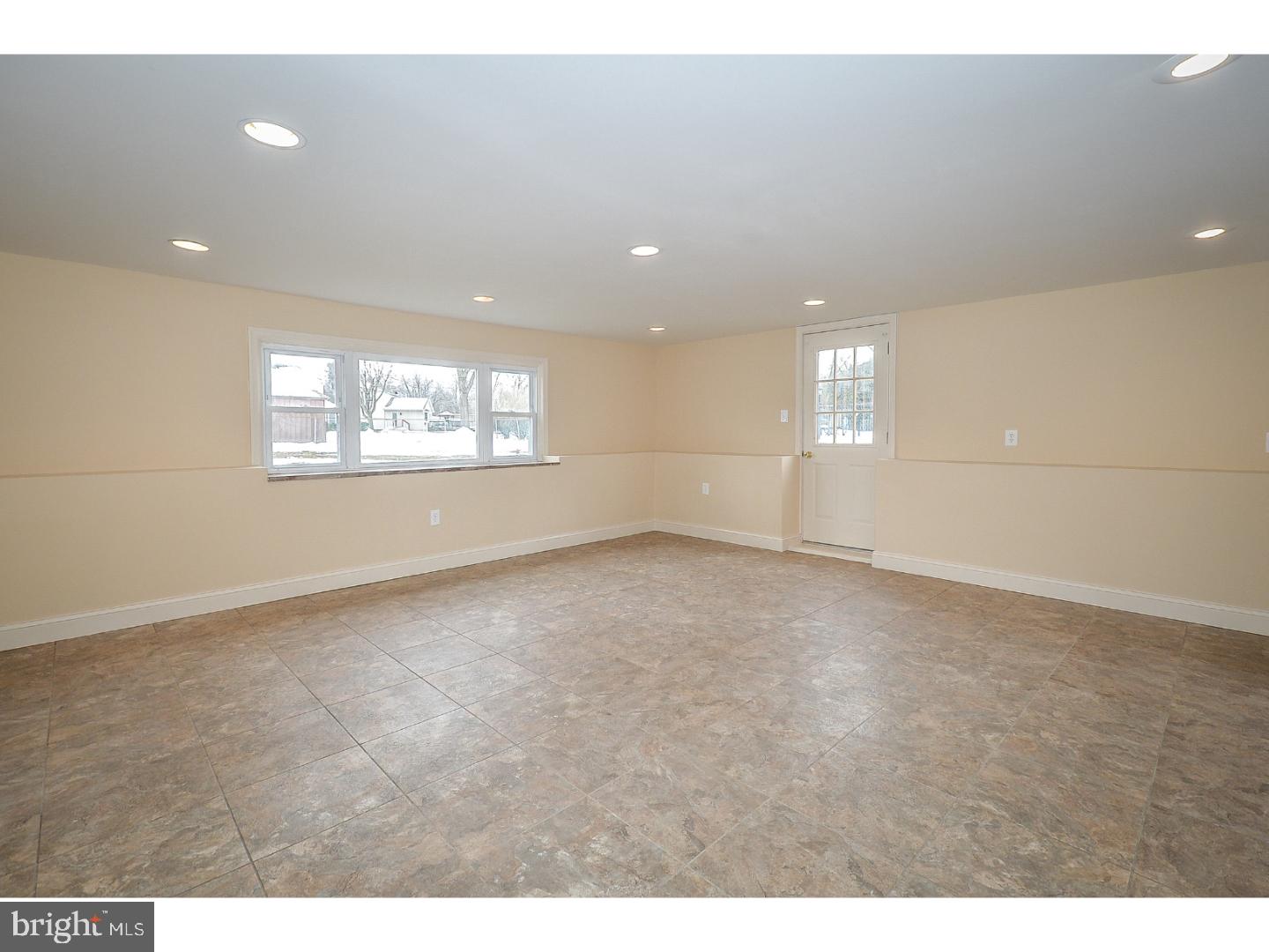 1252 Beverly Road Warminster, PA 18974 - Photo 14 of 25 Family Room