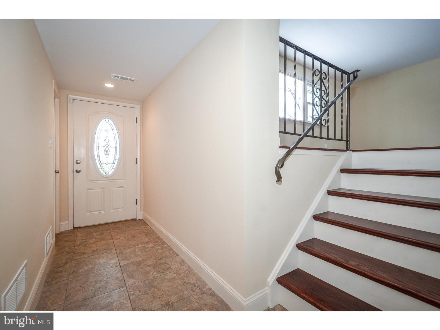 1252 Beverly Road Warminster, PA 18974 - Photo 7 of 25 Foyer