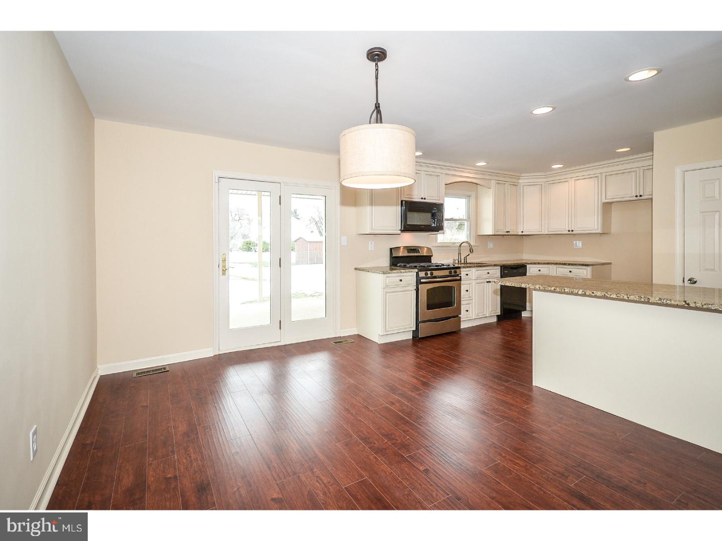 1252 Beverly Road Warminster, PA 18974 - Photo 10 of 25 Dining Room