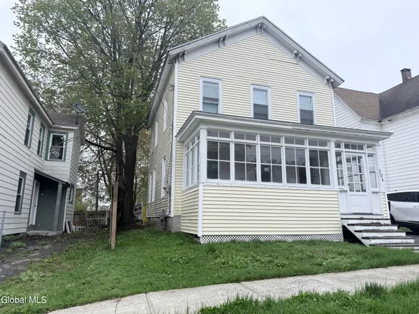 $99,900 | 204 Glebe Street, Johnstown, NY 12095