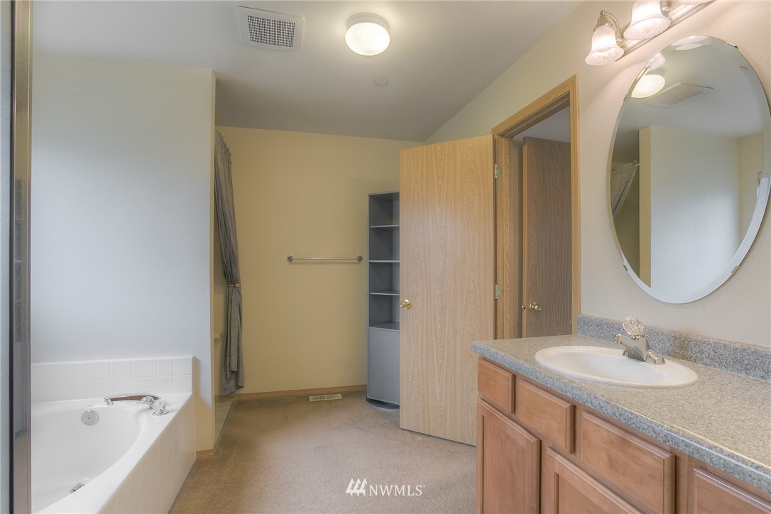 3082 Walker Road DuPont, WA 98327 - Photo 13 of 20