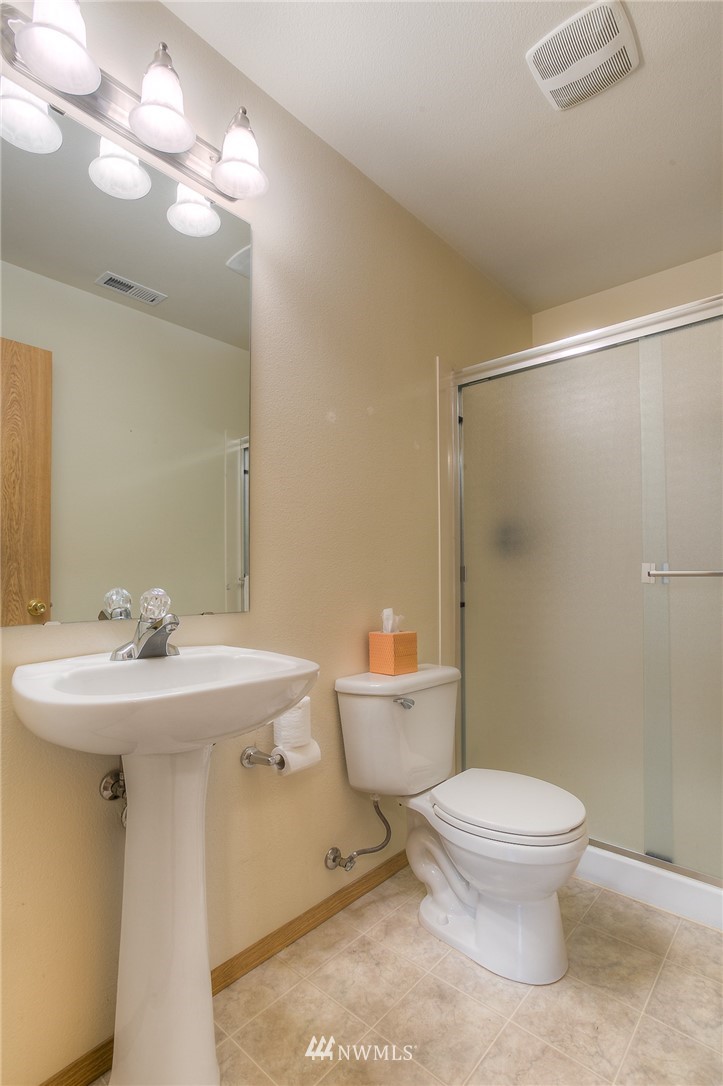 3082 Walker Road DuPont, WA 98327 - Photo 14 of 20