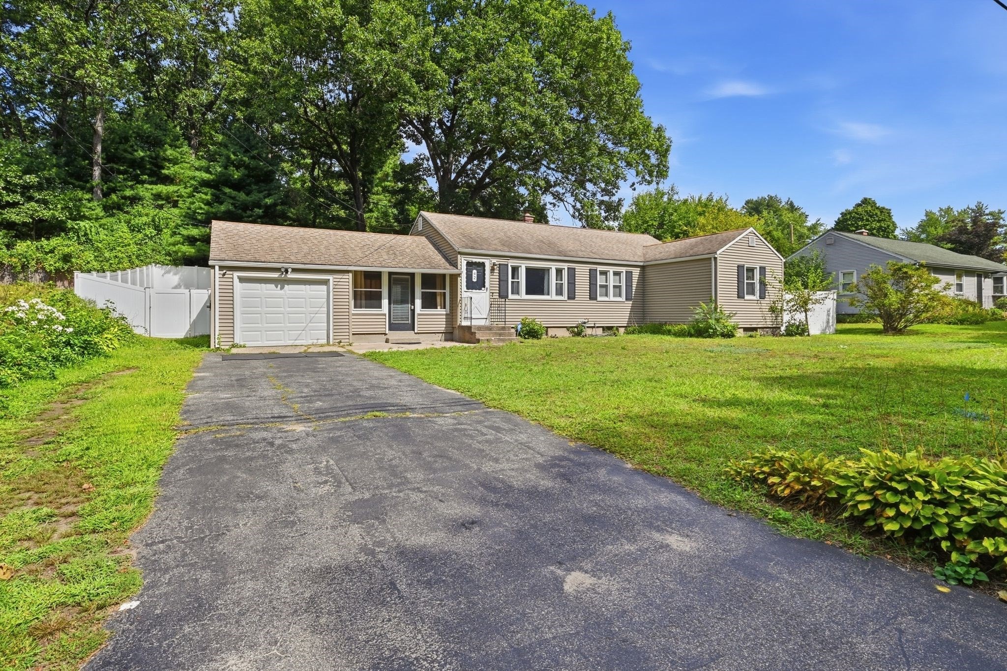 42 North Brook Road Springfield, MA 01119 - Photo 3 of 35 Gallery Image 3
