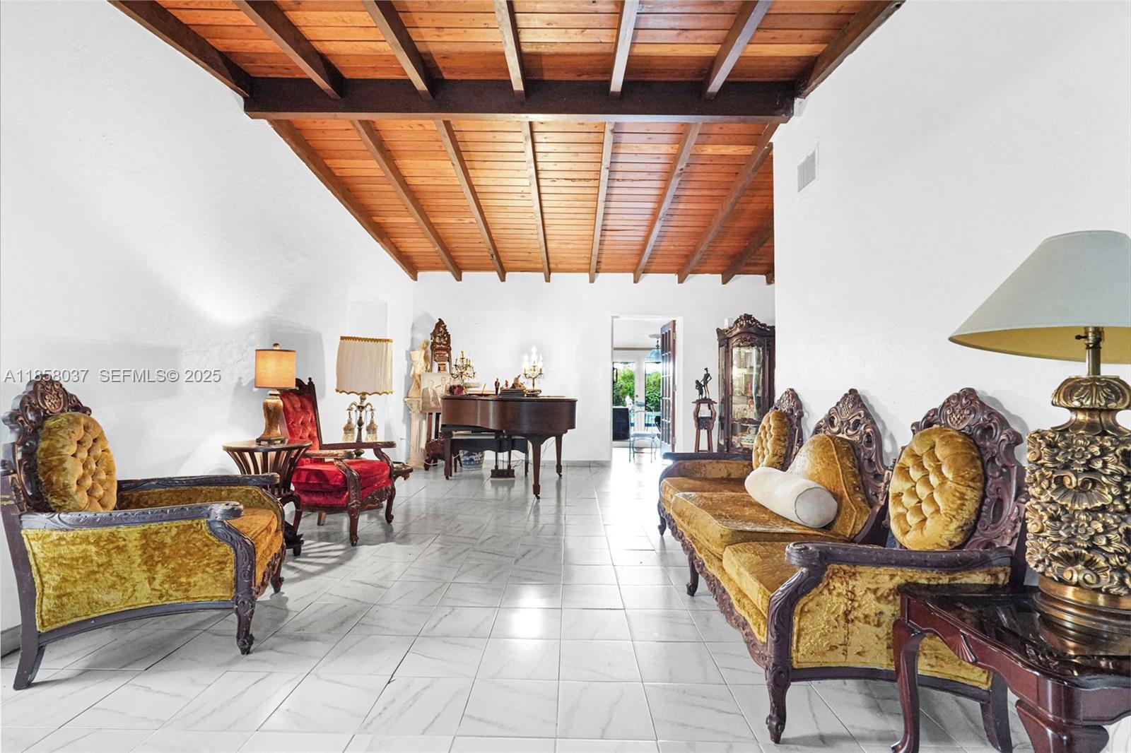 3711 Southwest 87th Avenue Miami, FL 33165 - Photo 13 of 92