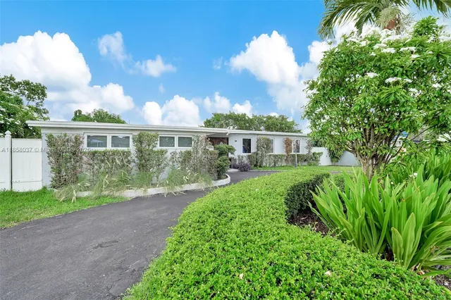 $1,200,000 | 3711 Southwest 87th Avenue, Miami, FL 33165