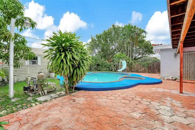 $1,200,000 | 3711 Southwest 87th Avenue, Miami, FL 33165