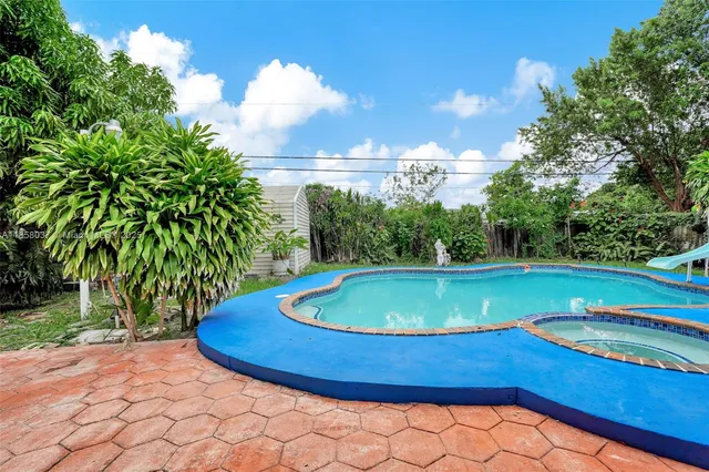 $1,200,000 | 3711 Southwest 87th Avenue, Miami, FL 33165