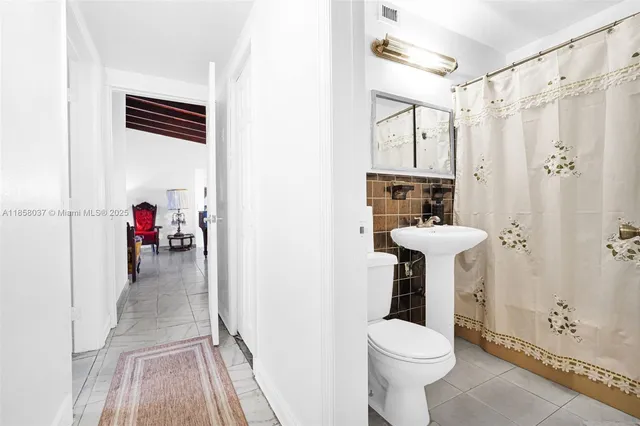 $1,200,000 | 3711 Southwest 87th Avenue, Miami, FL 33165