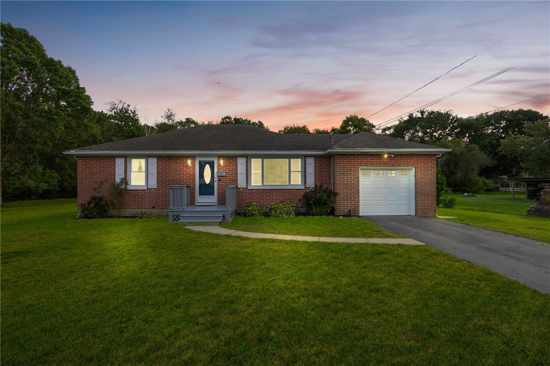 65 Central Street Warren, RI 02885 - Photo 1 of 43 Gallery Image 1