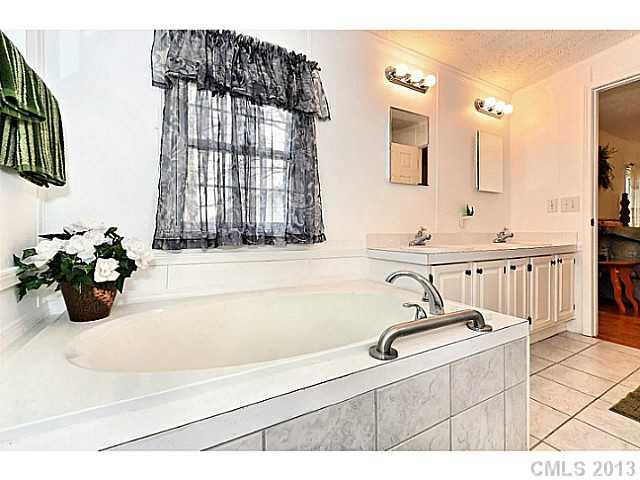 874 Saddle Ridge Road Fort Mill, SC 29708 - Photo 10 of 16