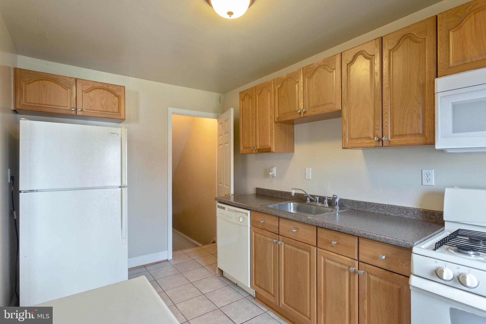 503 Grovethorn Road Baltimore, MD 21220 - Photo 11 of 31 Plenty of Cabinetry