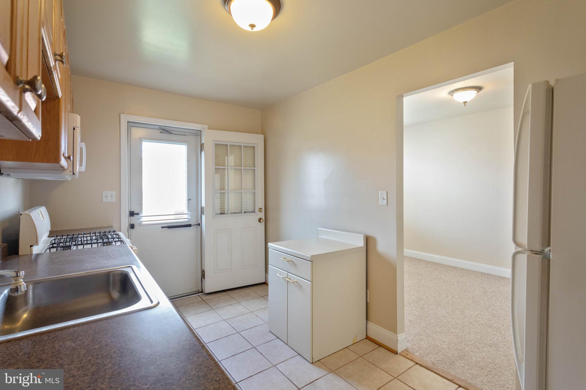 503 Grovethorn Road Baltimore, MD 21220 - Photo 13 of 31 Kitchen