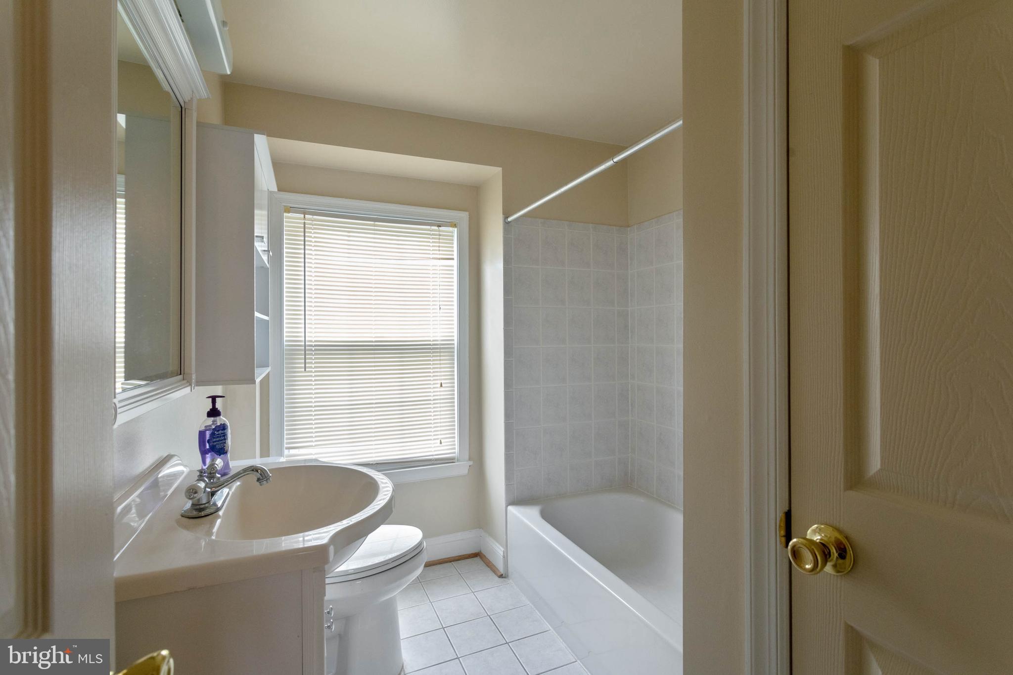 503 Grovethorn Road Baltimore, MD 21220 - Photo 22 of 31 Full Bath on Upper Level