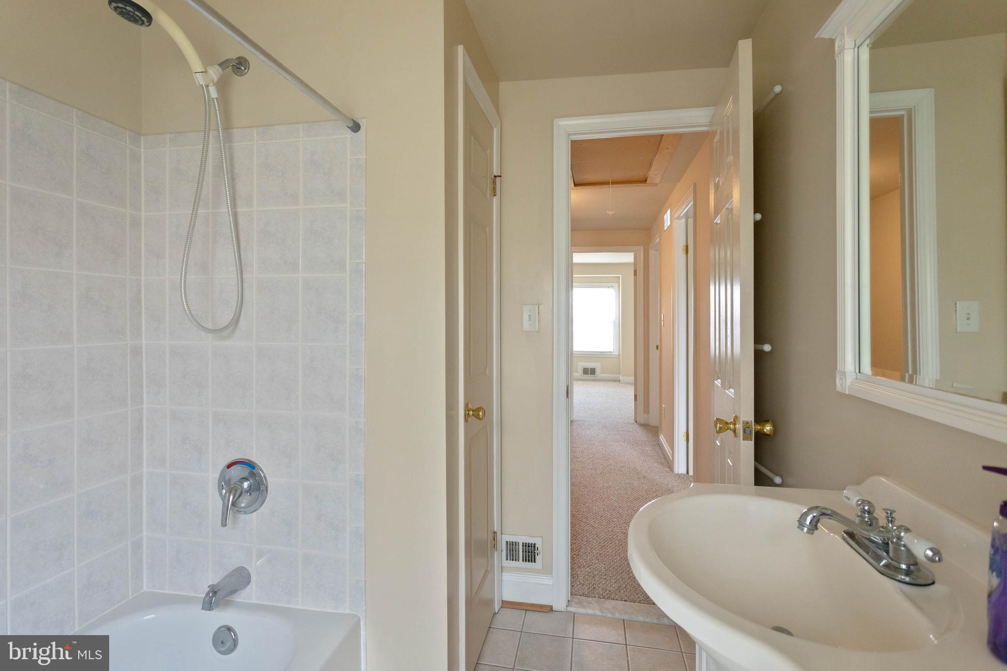 503 Grovethorn Road Baltimore, MD 21220 - Photo 23 of 31 Bathroom