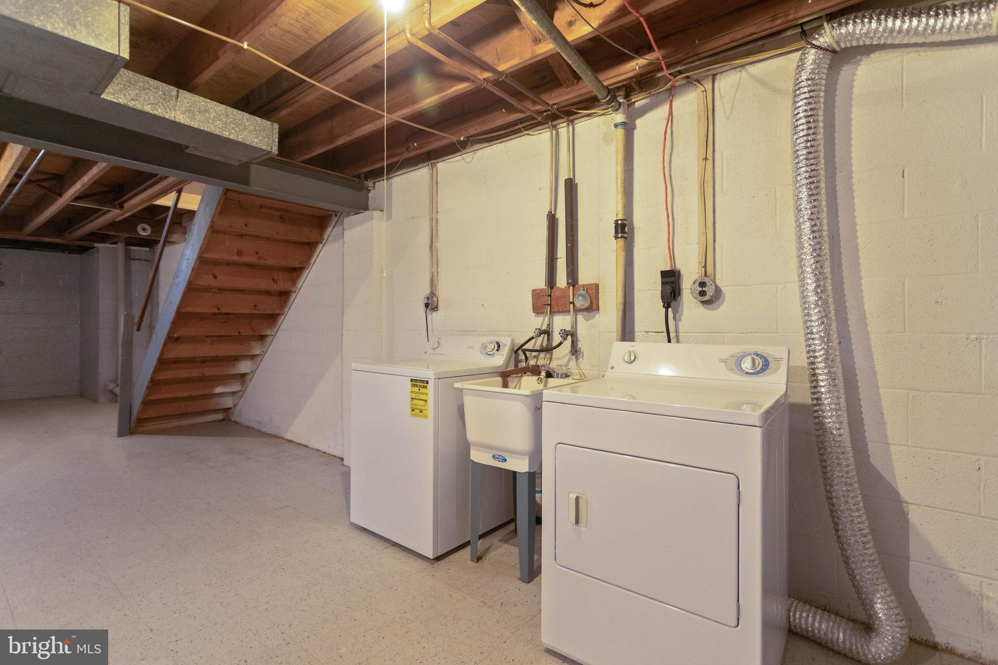 503 Grovethorn Road Baltimore, MD 21220 - Photo 27 of 31 Washer & Dryer Included