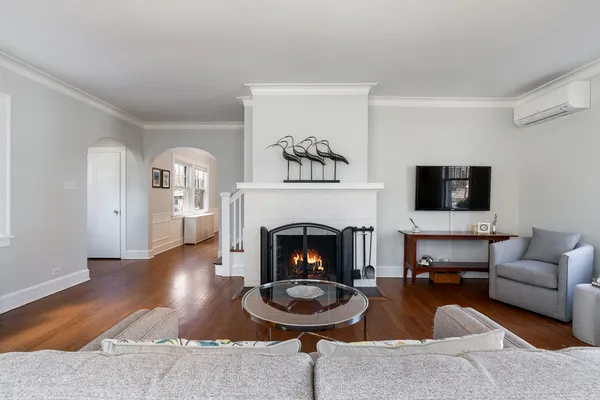 $699,000 | 2336 Grey Avenue, Evanston, IL 60201