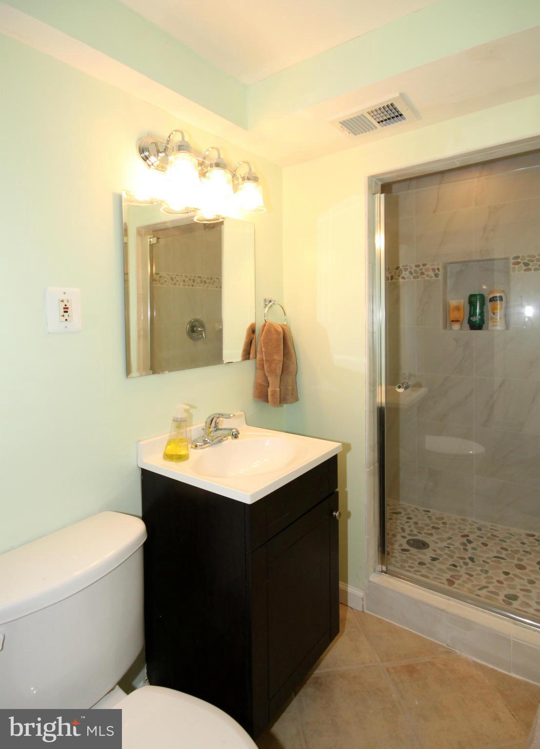8103 Hatteras Lane Springfield, VA 22151 - Photo 19 of 27 Bath